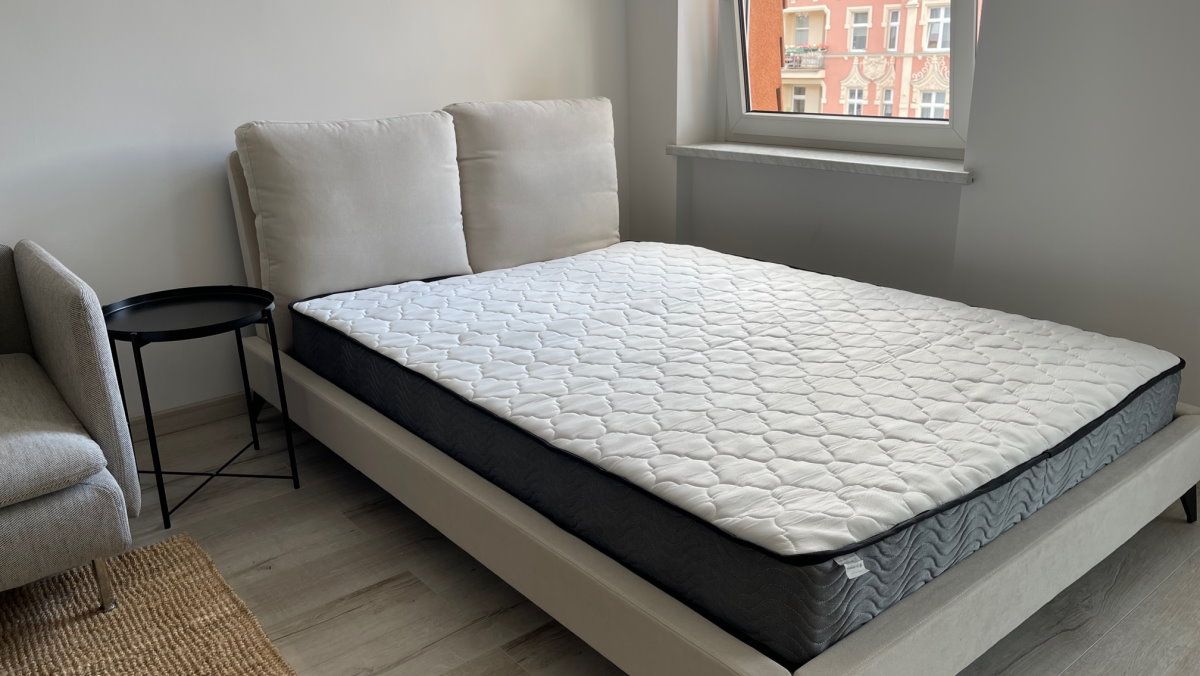 WG #8 Zimmer 1 – 24 m² - bed