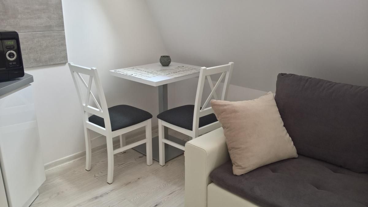 Studio #11 – 32 m² - table