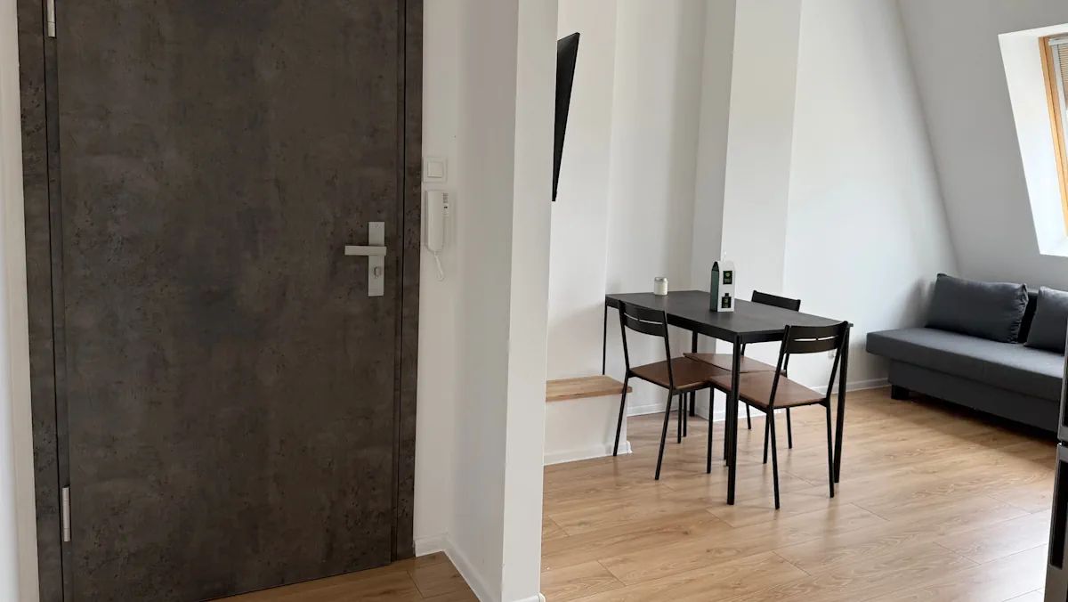 2-roms #8a – 36 m² - entrance