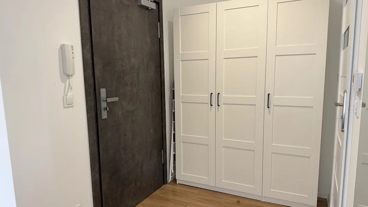 2-room #8j – 35 m² - entrance