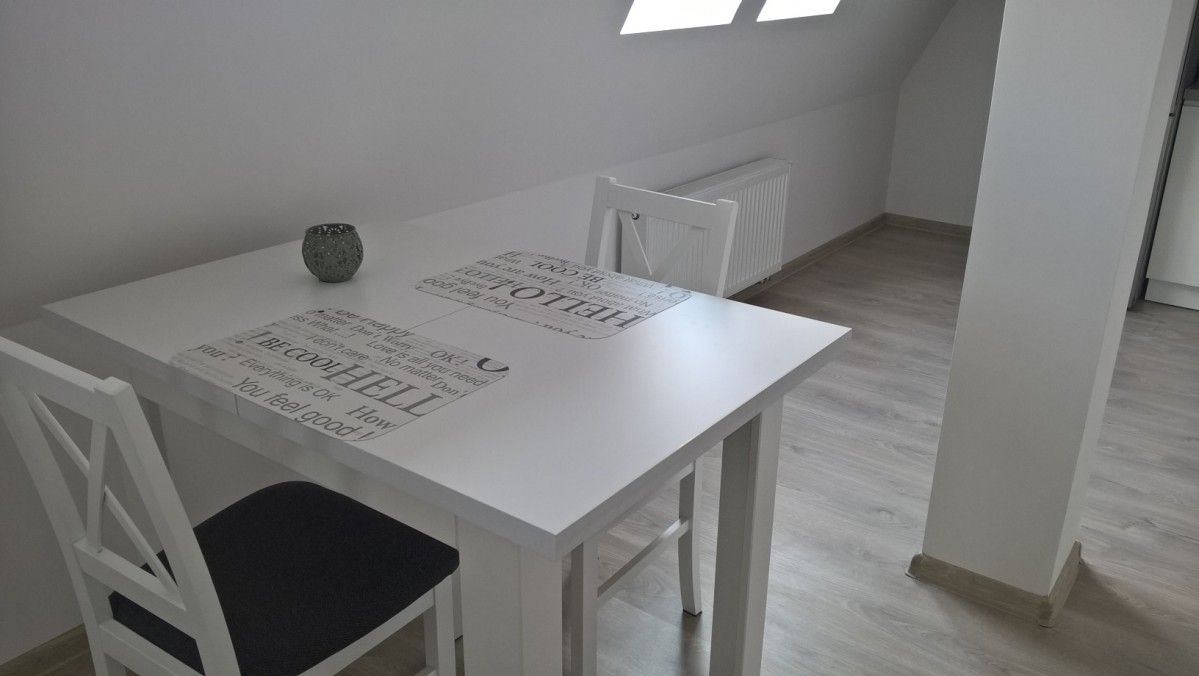 Studio #12 – 32 m² - table