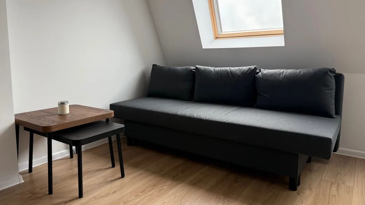 2-roms #8a – 36 m² - sofa