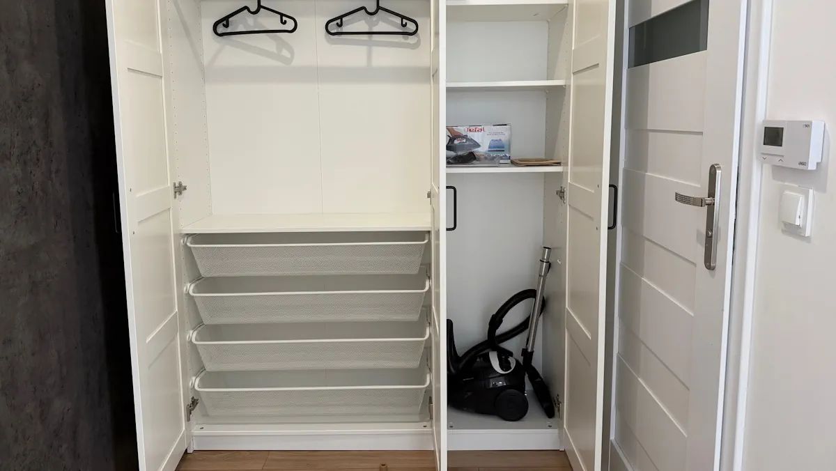 2-room #8j – 35 m² - entrance
