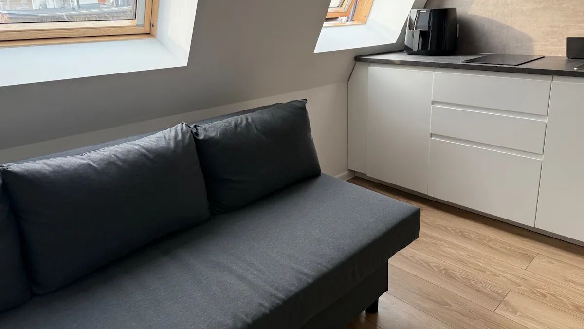 2-roms #8a – 36 m² - sofa kitchen