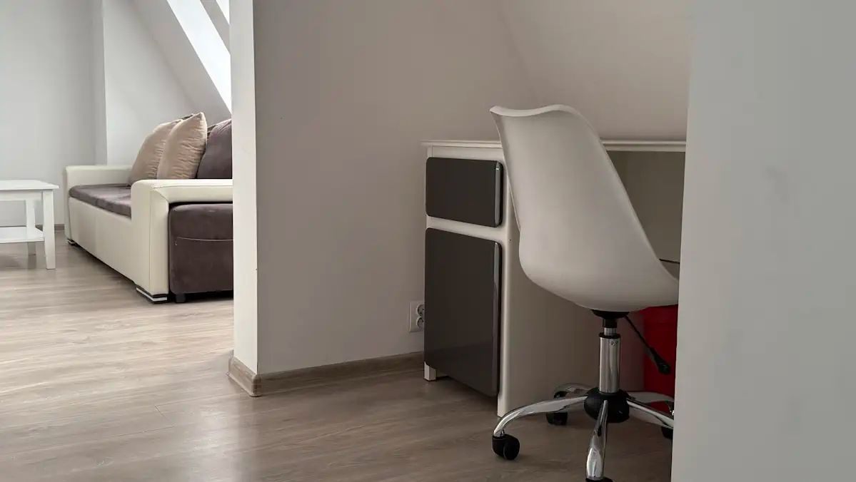 2-room #14 – 42 m² - desk