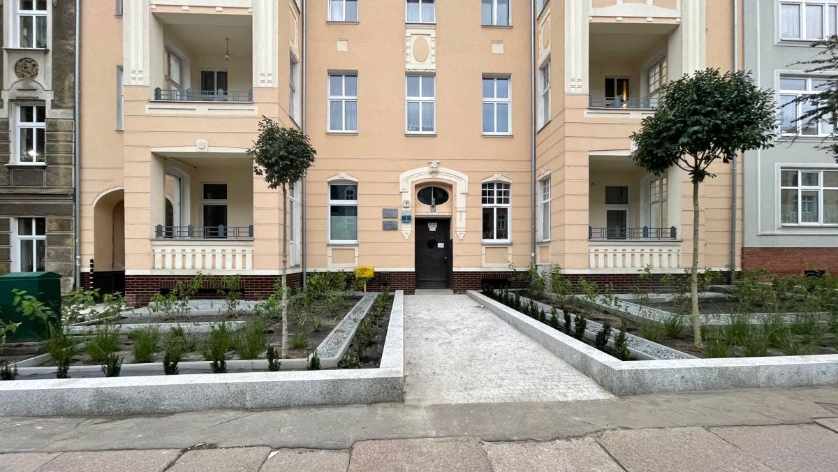 2-room #14 – 42 m² - building entrance