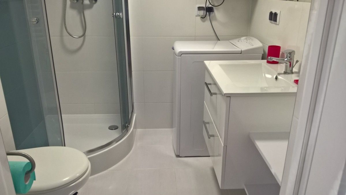 2-room #14 – 42 m² - bathroom