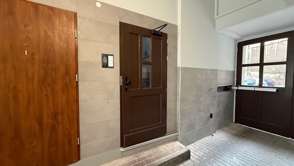 2-room #8j – 35 m² - main entrance